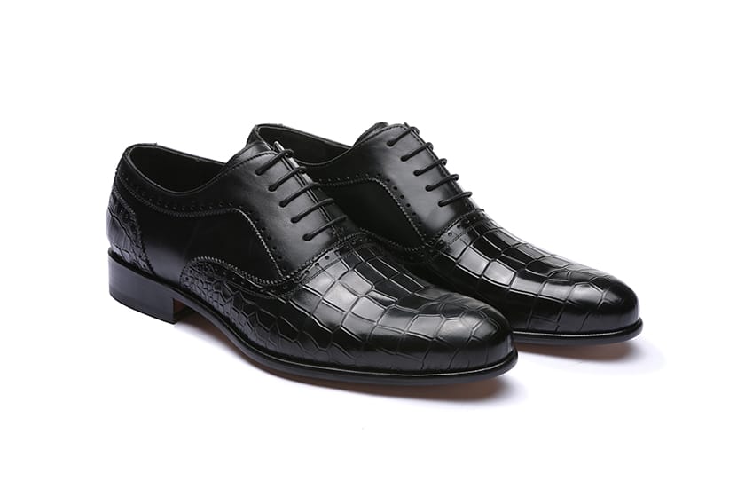 鳄鱼纹尖头系带鞋