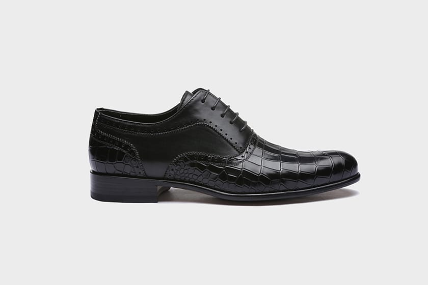 鳄鱼纹尖头系带鞋